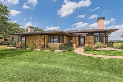 Image de Harris House at Lakecliff Country Club. Golf, Lake & Hill Country Getaway!