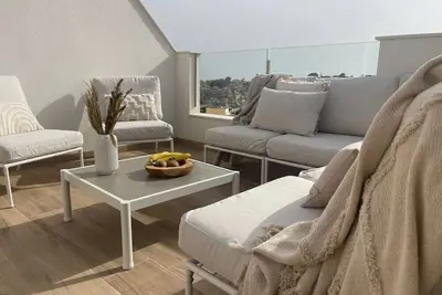 Modern Penthouse Apt in Valentino Golf Iii Vm40