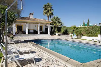 Image de Homerez - Chalet confortable à Montemayor avec piscine privée
