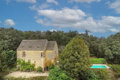 Image de Secluded 5 Bedroom Woodland Villa with Pool