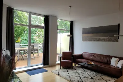 Image de Modernes Loft mit Großer Terrasse und Zwei Kostenlosen Parkplätzen