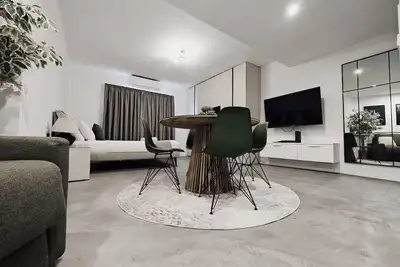 Image de Wanderlust  - designer finished studio apartment