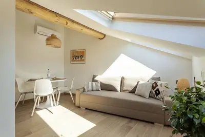 Image de An attic on Lake Como