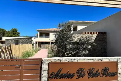 Duplex de charme avec piscine, bord de mer