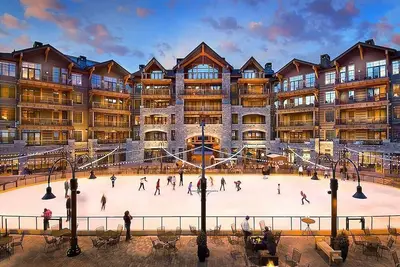 Image de Luxurious ski apart\/hotel with ski-in\/ski-out access.