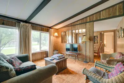 Image de Cozy Salmon Home w/ Mountain Views & River Access