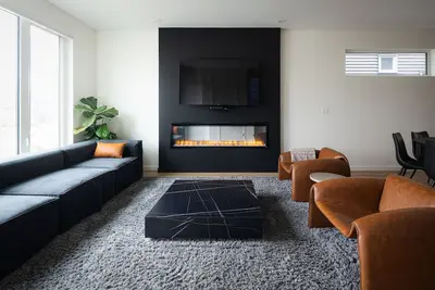 Image de Family Home  Rooftop Patio King Hot Tub Gym