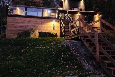 Image de A 30 minutes de St-Sauveur, Chalet tout équipé, spa, bord de lac navigable