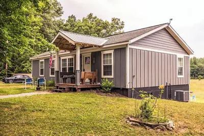 Image de Private Hot Tub Retreat with \"Movie Theatre\"  - Fox Lodge by Janix Escapes