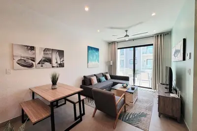 Image de New, Boutique, 2br Modern Condo + Pool + Gym - 5 min walk to Grace Bay Beach!