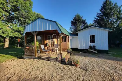 Image de Newly transformed farm cottage off the beaten path!