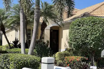 Image de Sun, golf, warm weather! What more can we say! ! ! Beautiful home great location!