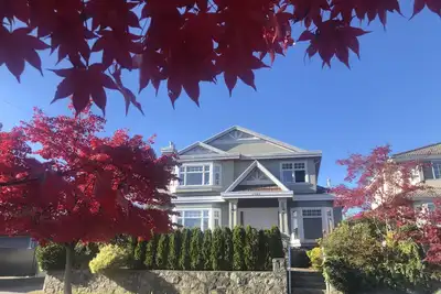 Image de Queen Elizabeth Home - in the heart of Vancouver