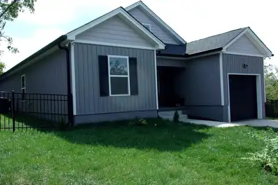 Image de The Cozy Cottage. A pet-friendly place to relax and enjoy Chatt. 1 dog property.