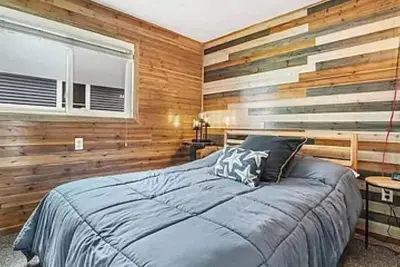 Image de A cozy gem on Sapphire Lake