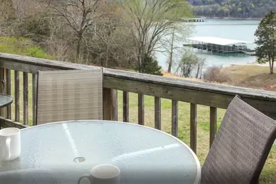 Image de 1br Waterfront Cabin w/ Pool + Swim & Boat dock