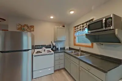 Image de 2 Br Waterfront Cabin w/ Pool + Swim & Boat dock