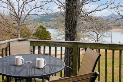 Image de 2 Br Waterfront Cabin w/ Pool + Swim & Boat dock