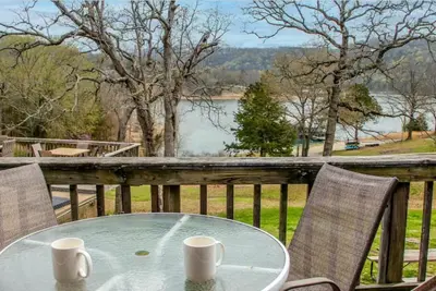 Image de 2br Waterfront Cabin w/ Pool + Swim & Boat dock