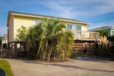 Image de Near Beach, Dining & Shops, Private Hot Tub