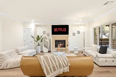 Image de Spacious townhome at best location in Pasadena