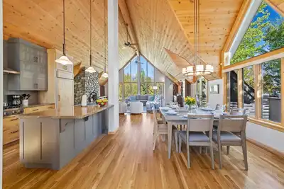 Rmr: Snowy Pines Home in Wilson, Wy