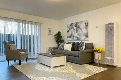 Image de Fully renovated 2b/1b in Downtown