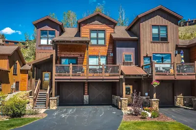 Image de Private Neighborhood Lake, Close to Raven Golf Club, Outdoor Dining + 2 Living Rooms