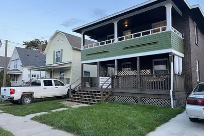 Charming apartment with a private balcony overlooking downtown Alma