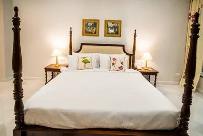 Image de Nestled in outskirts 20 minutes of drive from City palace.