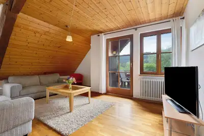 Image de Maison de vacances 'Haus 2 Hanselishof - 2' avec vue sur la montagne, jardin partagé et Wi-Fi
