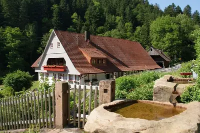 Image de Appartement 'Appartement Im Hof, 36qm' avec vue sur la montagne, terrasse partagée et Wi-Fi