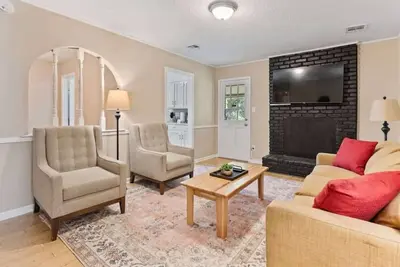 Image de Near Parks, Dining, & Shopping - Glade Park Gem