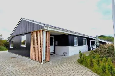 Image de \"Eloise\" - 400m from the sea by Interhome