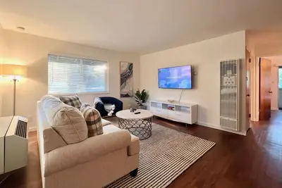 Image de Cozy and quiet 2b/1b in Downtown