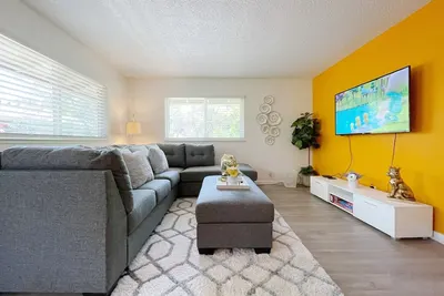 Image de Cozy and Lovely walk to downtown