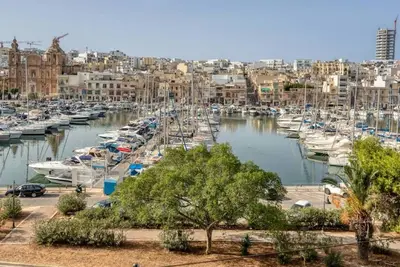 Stunning 3br Marina View Apt in Pieta with Balcony