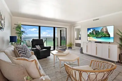 Image de 10th Floor Gulf Front | 2br/2ba | Heated Pool, Tennis | Emerald Towers 1003