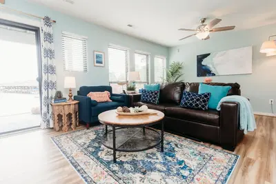 Image de Cozy Lakefront Condo with Kayaks at Bernard's Landing on Smith Mountain Lake