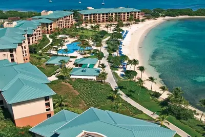 Image de 5 Star beachfront villa at the Ritz Carlton Club  1627 Sf w/3  patios 2br/2. 5b