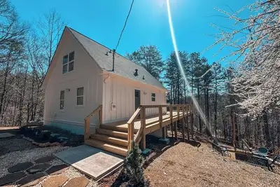 Image de Clean and private Mountain Gem! ! - less than 10 mins to downtown Dahlonega!