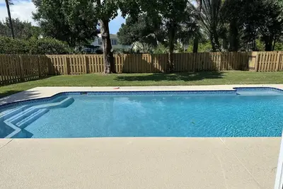 Image de The Pink Flamingo rental with a large pool for relaxing in the sunshine