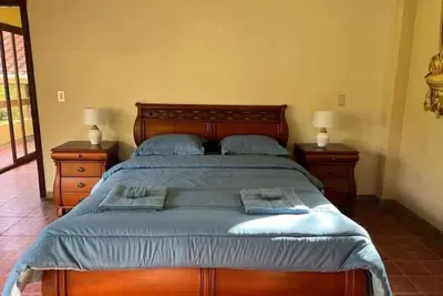 Image de Luxury Estate for rent with pool, jacuzzi, sauna and steam room. \n