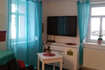 Image de Modernes Studio in einem Haus nähe der Natur