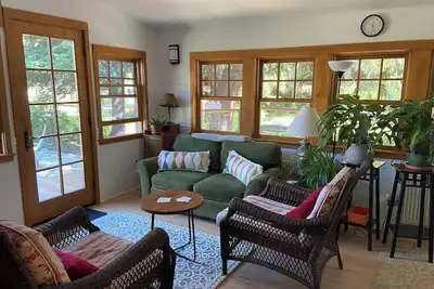 Ski House sleeps 6-8 comfortably. On the Village Road to Jhmr.