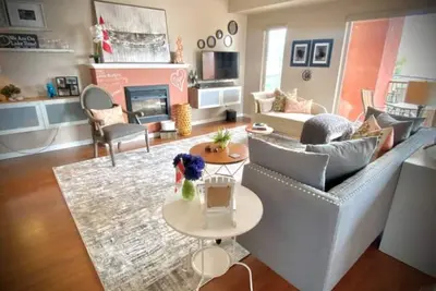 Image de Osoyoos Lakeside 2 Bdrm Condo!