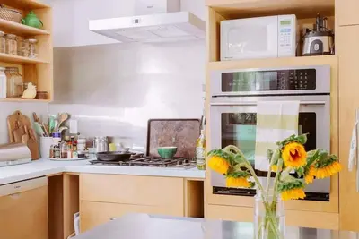 Beautifully-designed, quiet home in the city but feels like the country