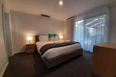 Image de Villa Elanora - Beautifully executed recent renovation. Stylish and comfortable