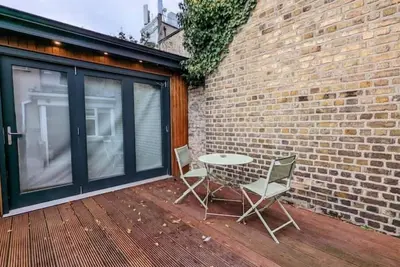Modern City Cottage Ringsend Grand Canal Dublin\n