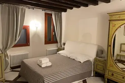 Image de Elegant apartment just minutes from the Arsenal and St. Mark's Square